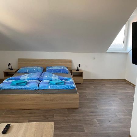 Hostinec U Pejska A Kocicky Mariënbad Buitenkant foto