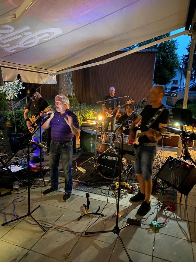 Hostinec U Pejska A Kocicky Mariënbad Buitenkant foto