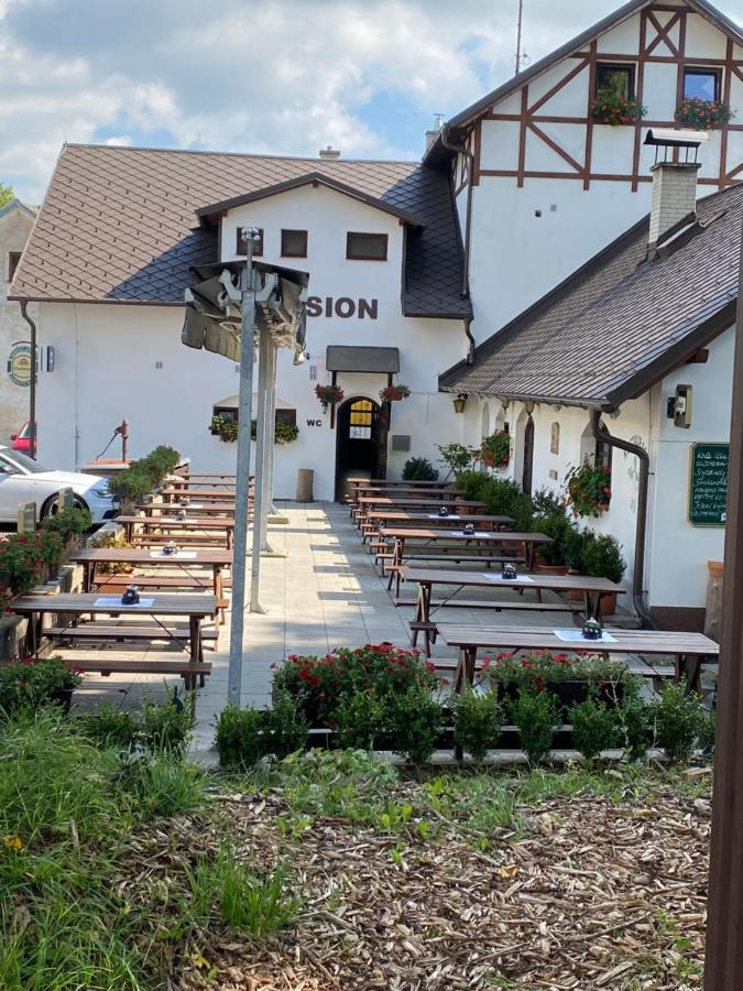 Hostinec U Pejska A Kocicky Mariënbad Buitenkant foto