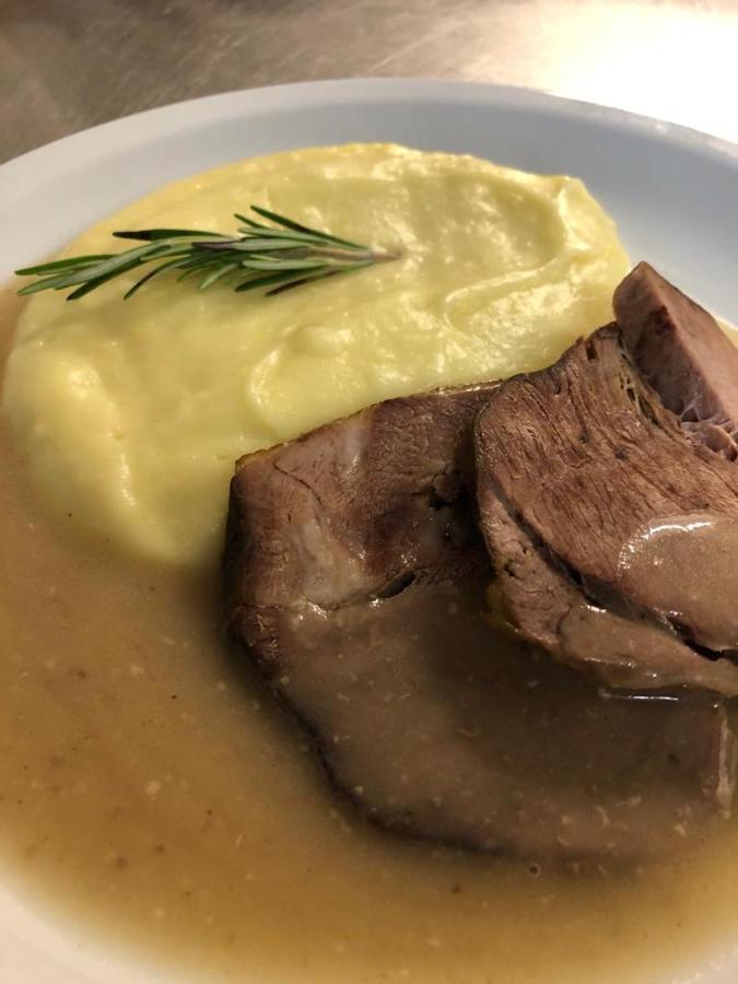 Hostinec U Pejska A Kocicky Mariënbad Buitenkant foto