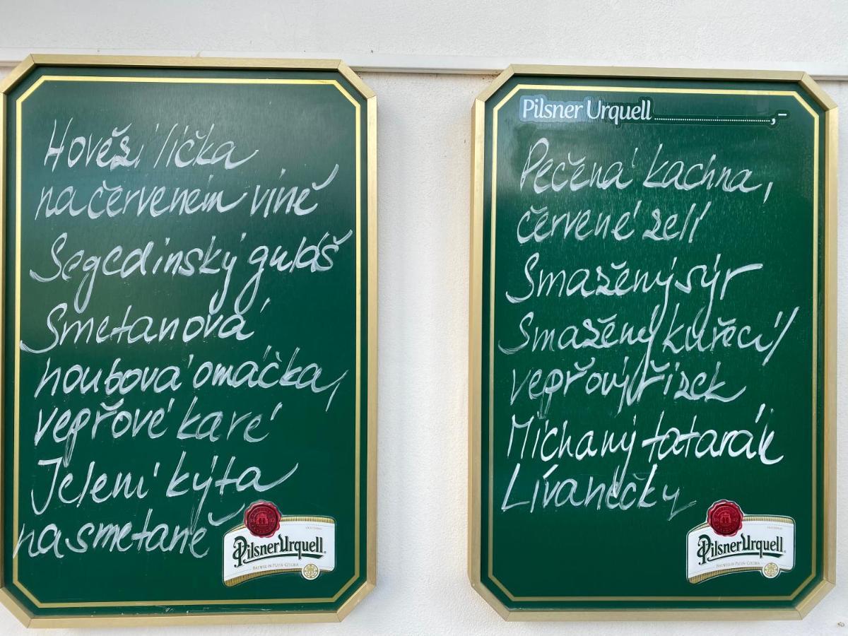 Hostinec U Pejska A Kocicky Mariënbad Buitenkant foto