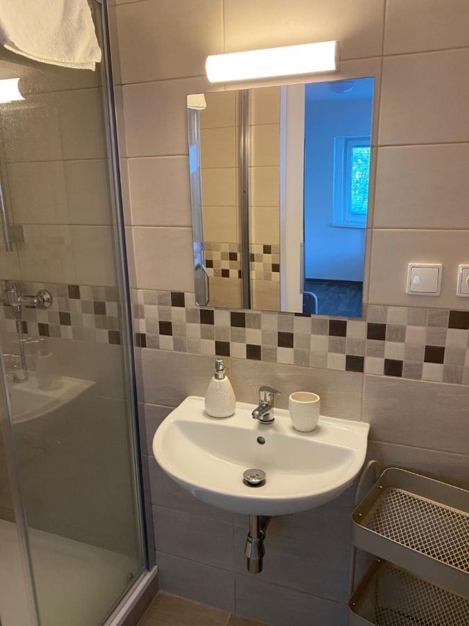 Hostinec U Pejska A Kocicky Mariënbad Buitenkant foto