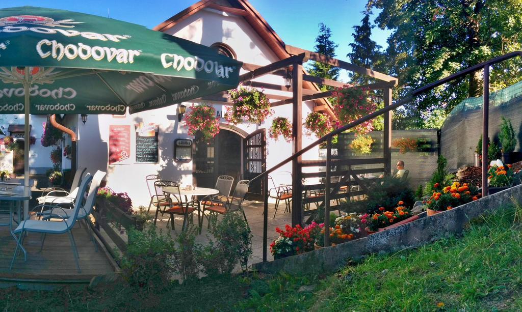 Hostinec U Pejska A Kocicky Mariënbad Buitenkant foto