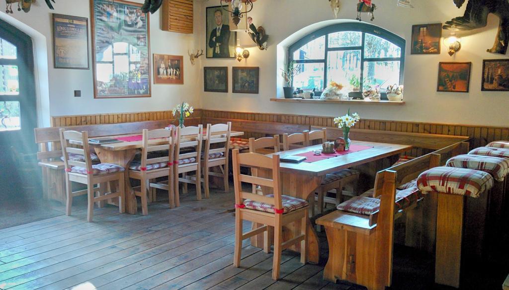 Hostinec U Pejska A Kocicky Mariënbad Buitenkant foto
