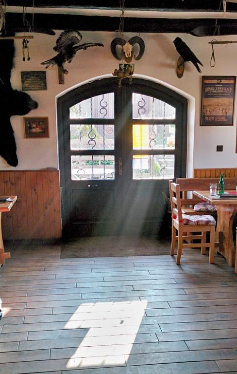 Hostinec U Pejska A Kocicky Mariënbad Buitenkant foto