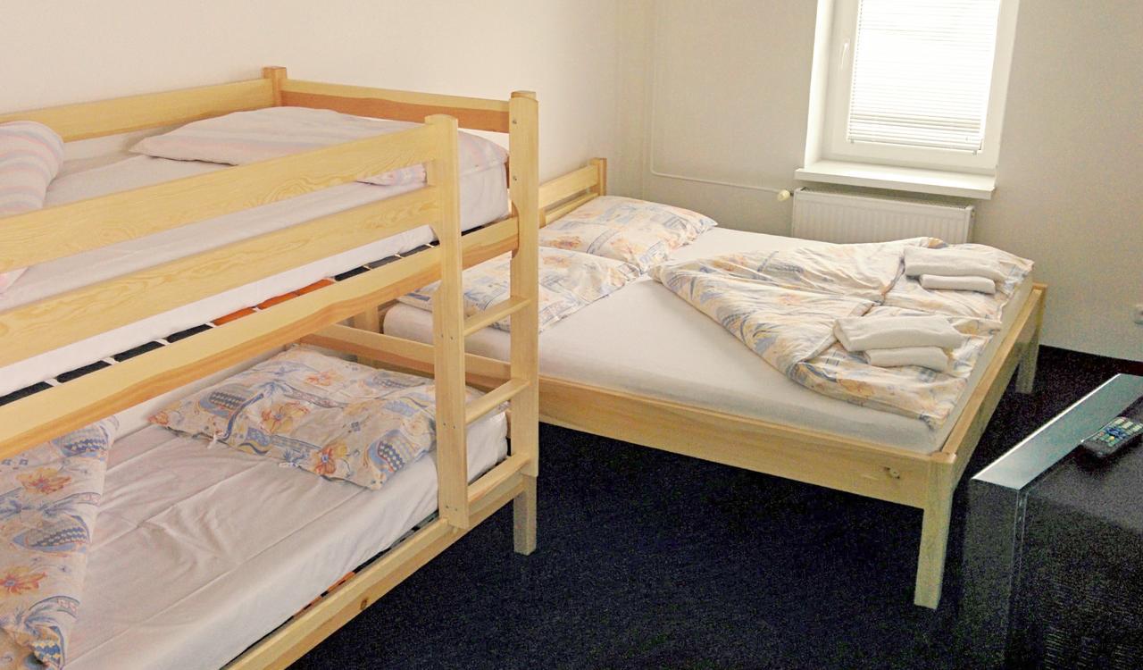 Hostinec U Pejska A Kocicky Mariënbad Buitenkant foto